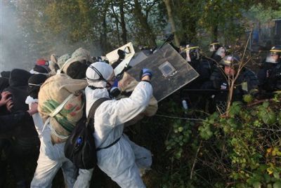 Συγκρούσεις αντι-πυρηνικών ακτιβιστών και αστυνομίας, Γαλλία