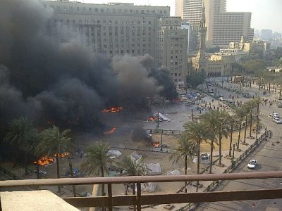 Στις φλόγες η Πλατεία Ταχρίρ