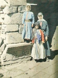 b2ap3_thumbnail_albert-kahn-jeunes-druzes-qanawat-syrie-1921.jpg